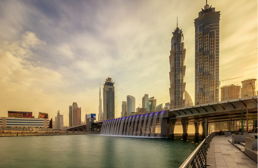 Дубайский водный канал - Фонтан