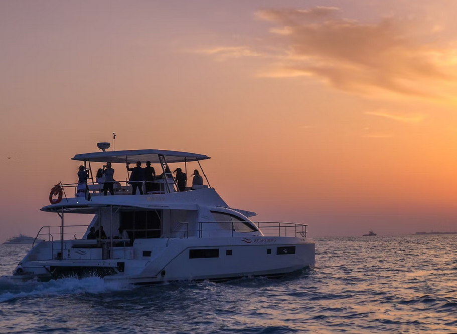 Дубай Марина - Круиз на небольшой роскошной яхте