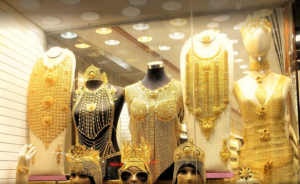 Золотой рынок в Дубае - Одежда из золота