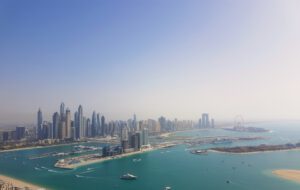 Смотровая площадка View at The Palm в Дубае - Вид на Дубай Марина