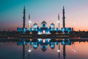 Экскурсии из Дубая - Мечеть в Абу-Даби ночью
