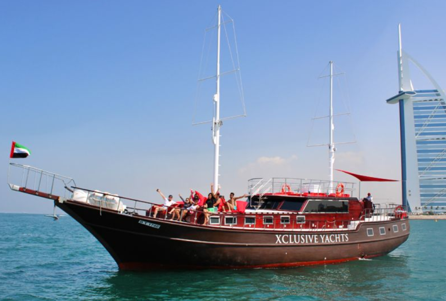 Экскурсии на лодке в Дубае - Экскурсия на парусной лодке гулет
