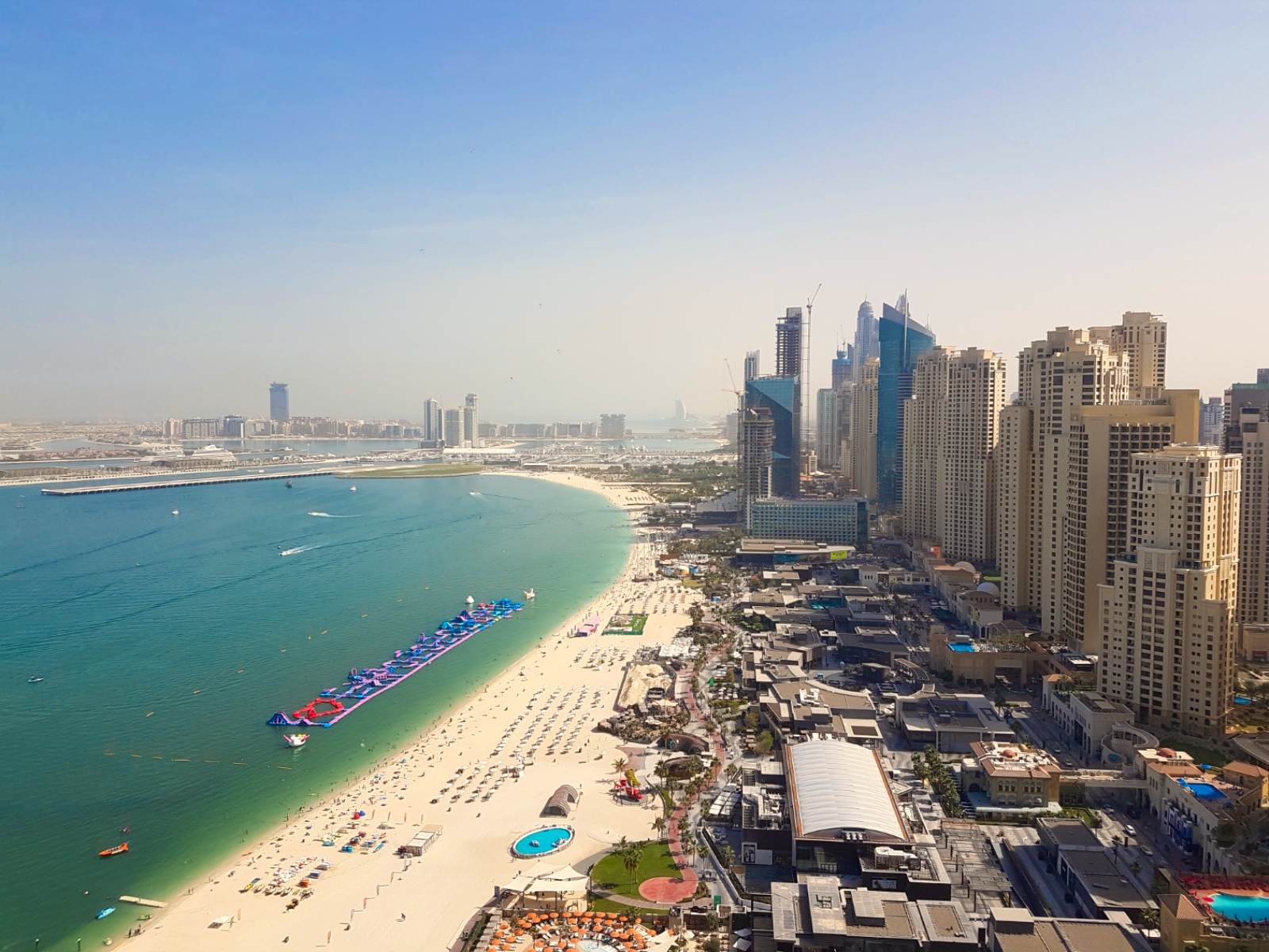 Лучшие пляжи в Дубае - Пляж Джумейра-Бич-Резиденс сверху