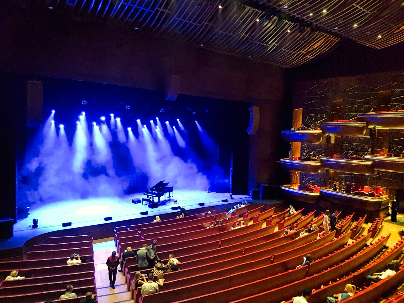 Дубайская опера - Вид на зал с балкона