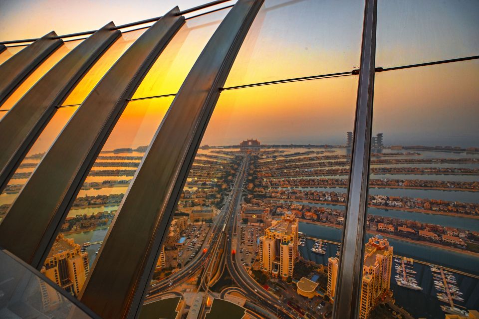 День всех влюбленных в Дубае - View at the Palm