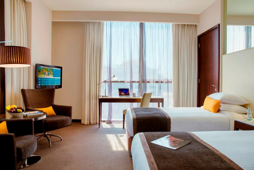 Лучшие дешевые отели в Дубае - Centro Barsha Hotel
