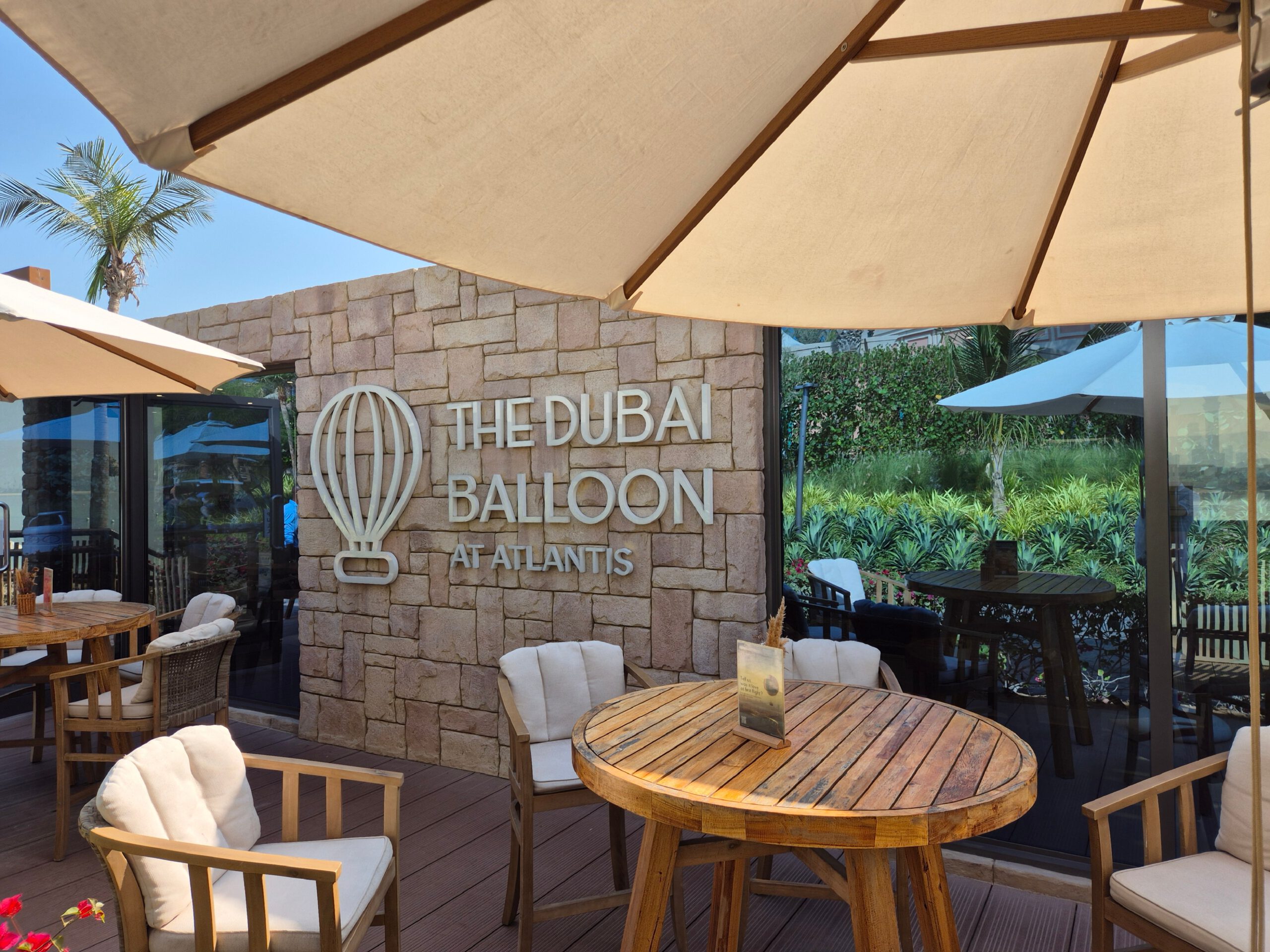 Воздушный шар The Dubai Balloon в Дубае - Кафе