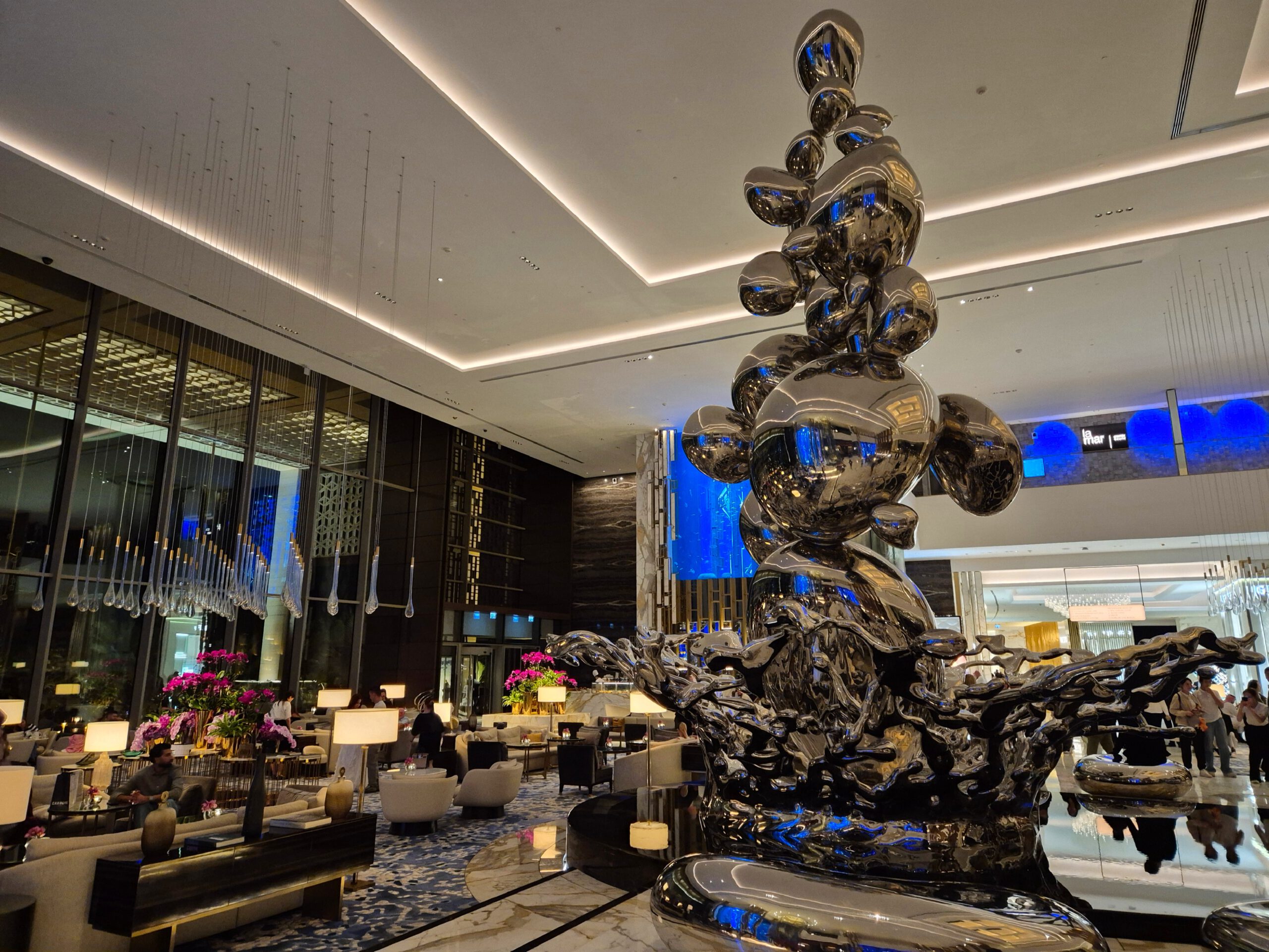 Отель Atlantis The Royal в Дубае - Вестибюль