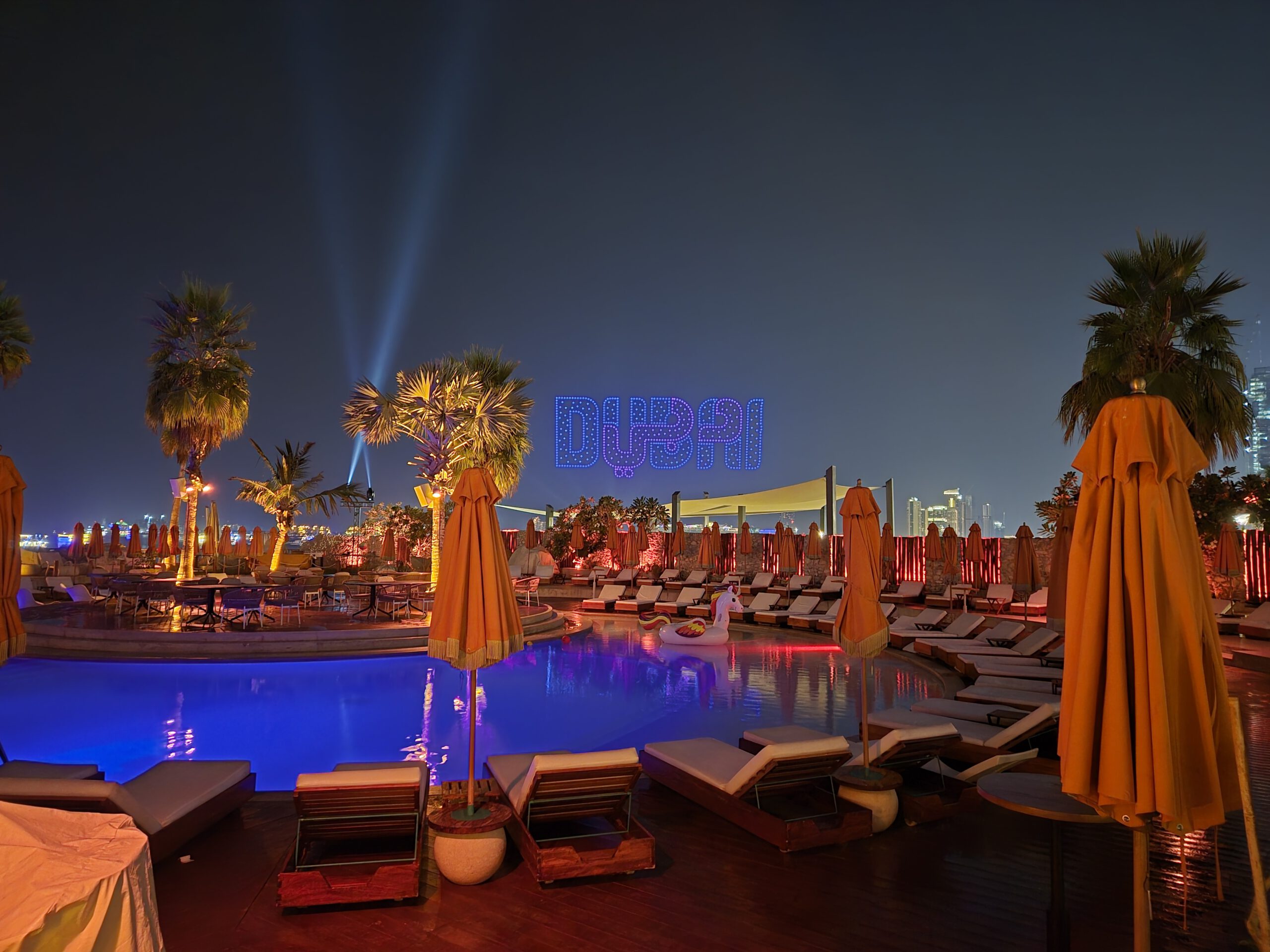 Шоу дронов DSF в Дубае - Ресторан